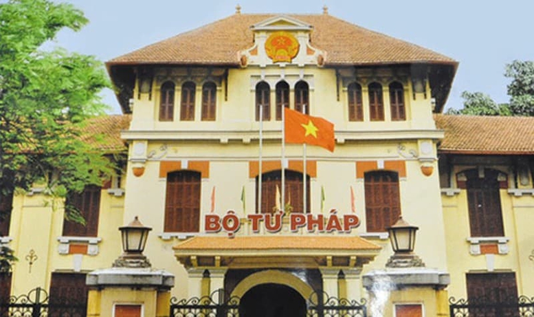 Bộ Tư pháp thông báo danh sách cấp chứng chỉ hành nghề đấu giá tháng 5 năm 2015